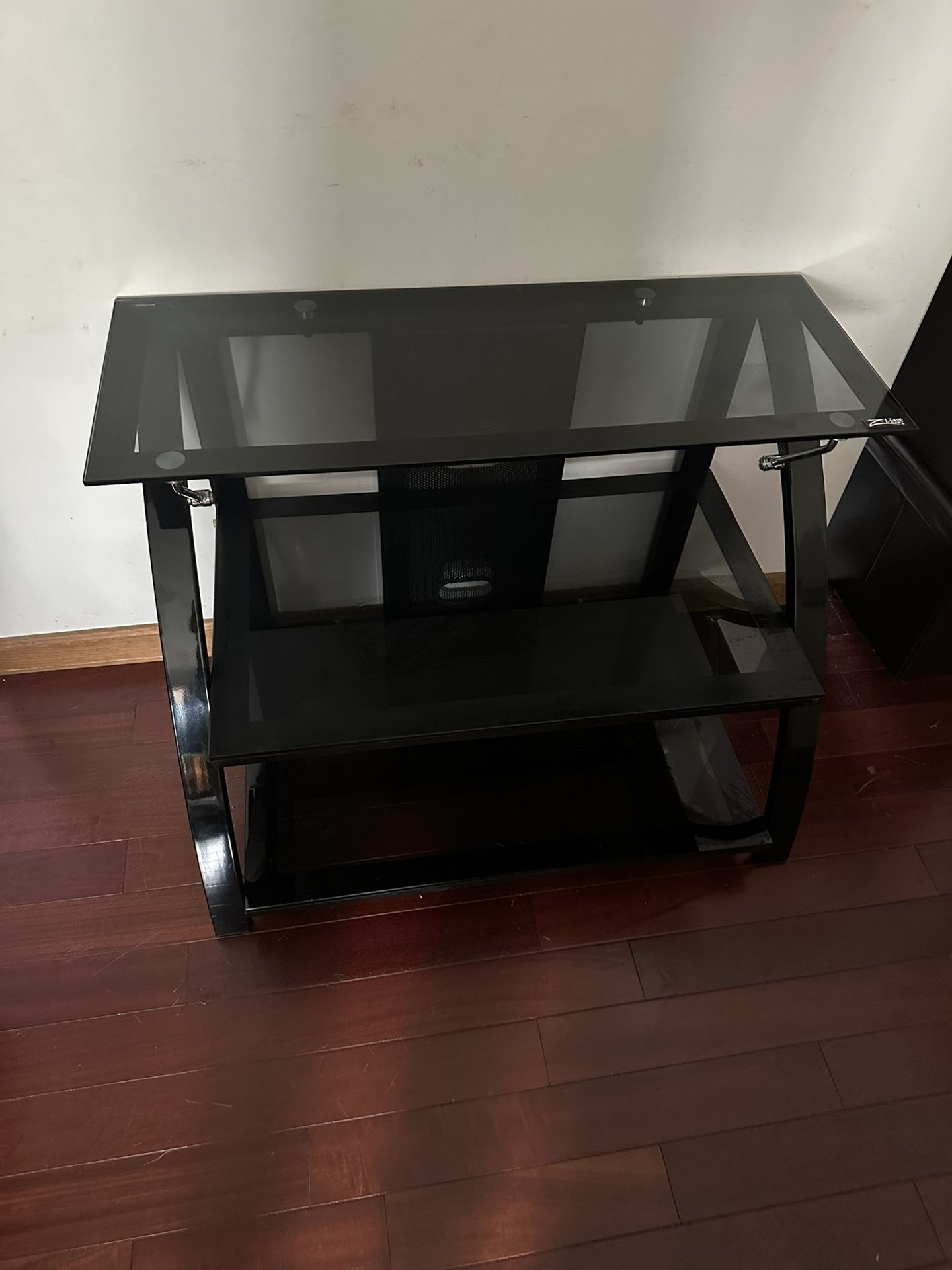 Stereo Entertainment Z Line Glass Table