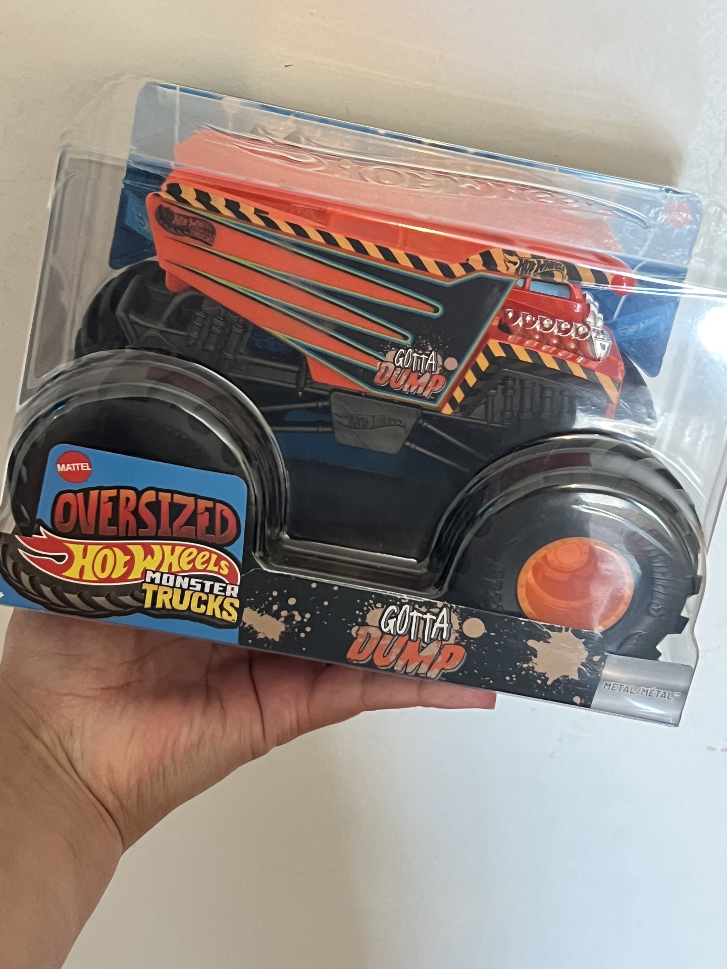 Oversized Dumpster truck Hotwheel