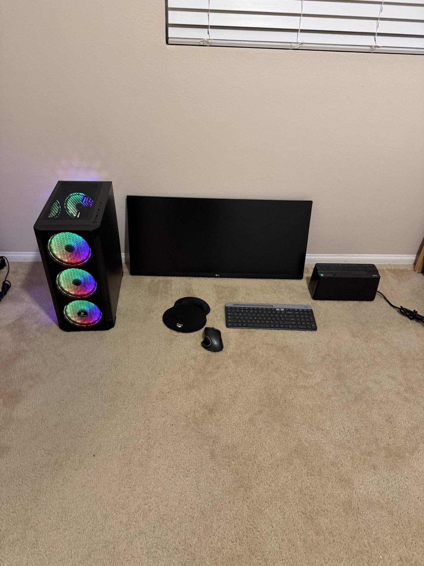 Computer With Monitor And Bose Speakers