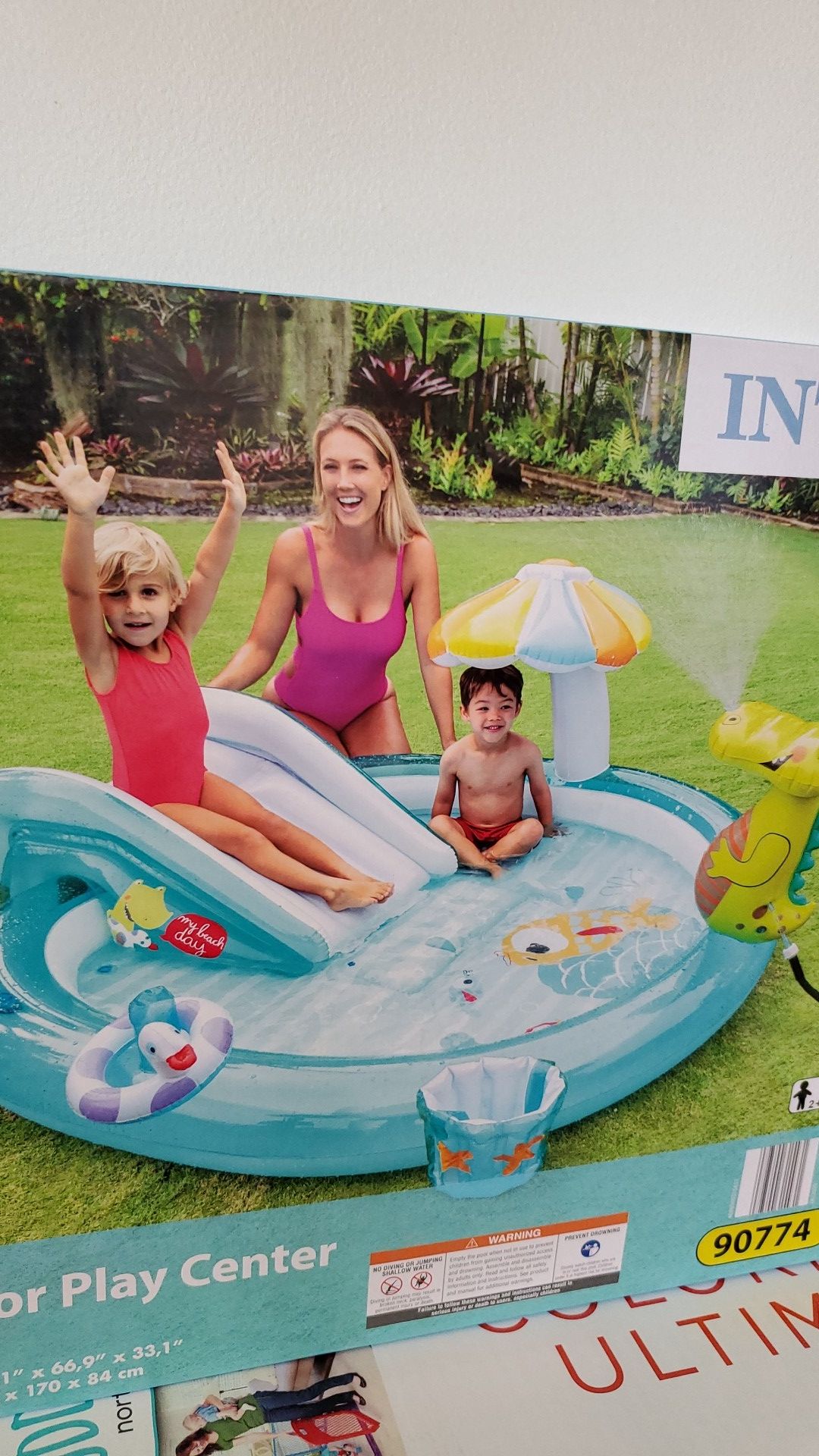 Gator play center pool