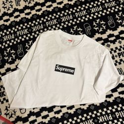 Hi this is the Supreme SS16 Paris Box Logo Tee Size M