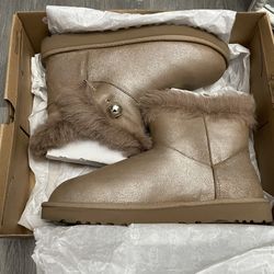 UGG Minis Classic Fluff Pin with Antique Pearl Leather Women’s Boots US Size 11