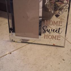 Picture frame  that says home sweet home