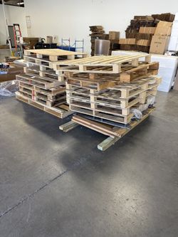 FREE Wooden Pallets