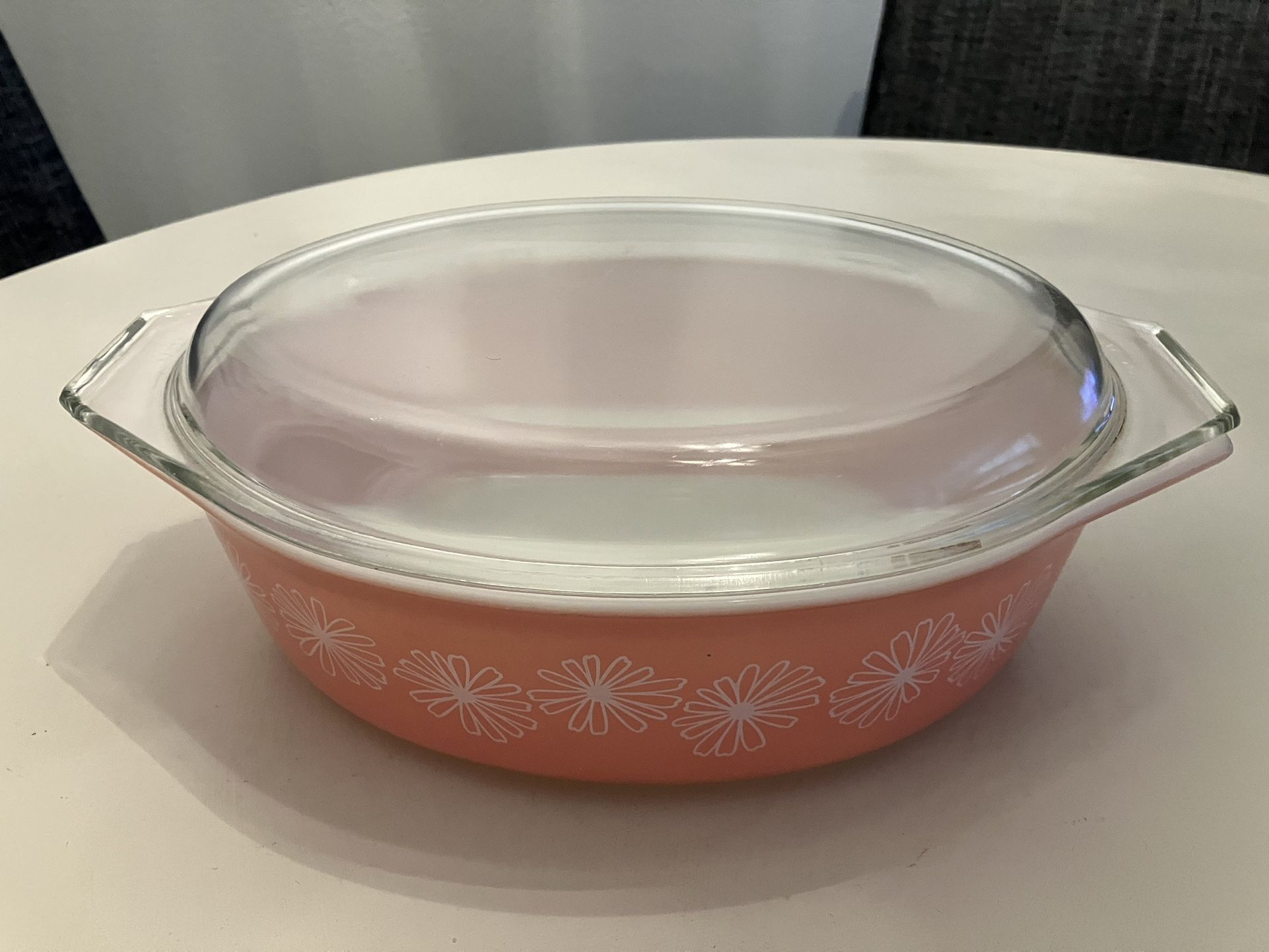 Collectible Pyrex Pink Daisy 045 2.5 Qt Casserole Dish & Lid Mid Century Modern Rare Find Only One The dish is in Excellent Condition for age