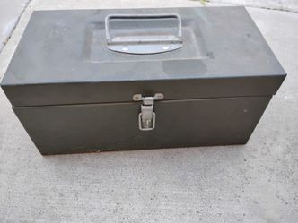Vintage green cantilever tool box