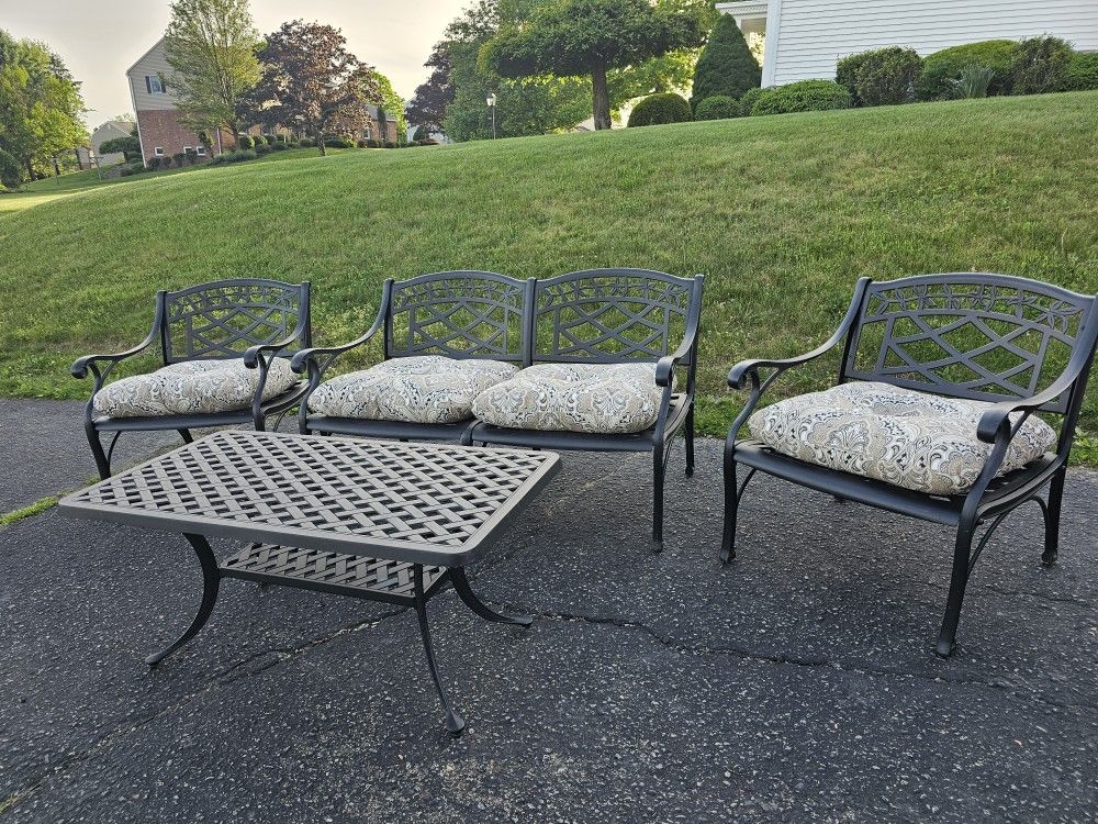 Cast Aluminum Patio Furniture Set With Cushions