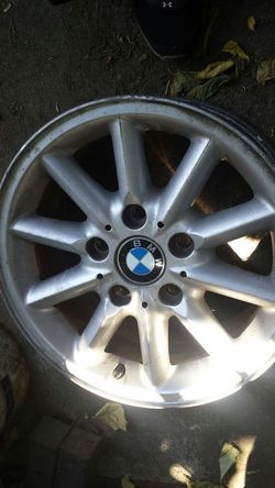 4 15 inch BMW rims.