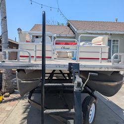 2009 Sun tracker Party Barge 190 Pontoon 