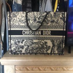 Christian Dior 