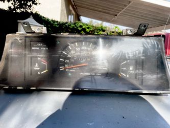 1986 to 1988 Toyota 4 runner 4 x 4 automatic cluster asking $150