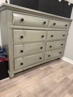Dresser solid wood