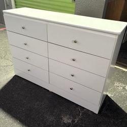 BEAUTIFUL WHITE 8 DRAWER CHEST DRESSER FOR SALE🆕