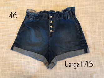 Ruffled waist jean shorts