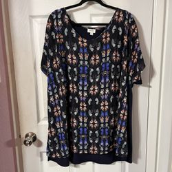 Women’s Size 26 / 28 Tunic Length Top Color Background Navy Blue.  .  Brand New Never Wore.  Brand Avenue .  Has been hanging in the closet.  