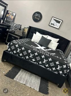 ✨️4pc Queen, King Bedrooms ✨️ Furniture Sectionals, Dining Avail