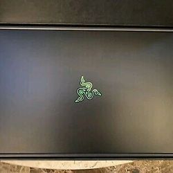 Razer Blade 15 - 300Hz - Intel i7-10875H - RTX 2070 Super - 16GB Ram - 512GB SSD
