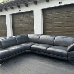 🛋️ Sectional Couch/Sofa - Like new - Recliners - Delivery Available 🚛