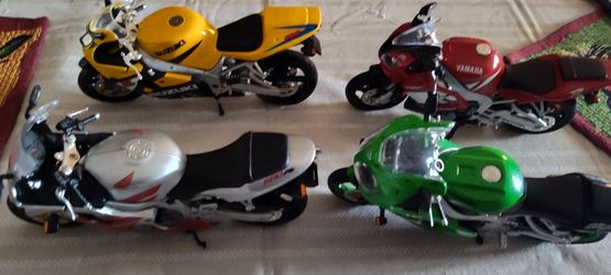 Previously Owned Motorcycle Set Scale 1:12