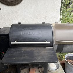 Treager Grill With Accessories 