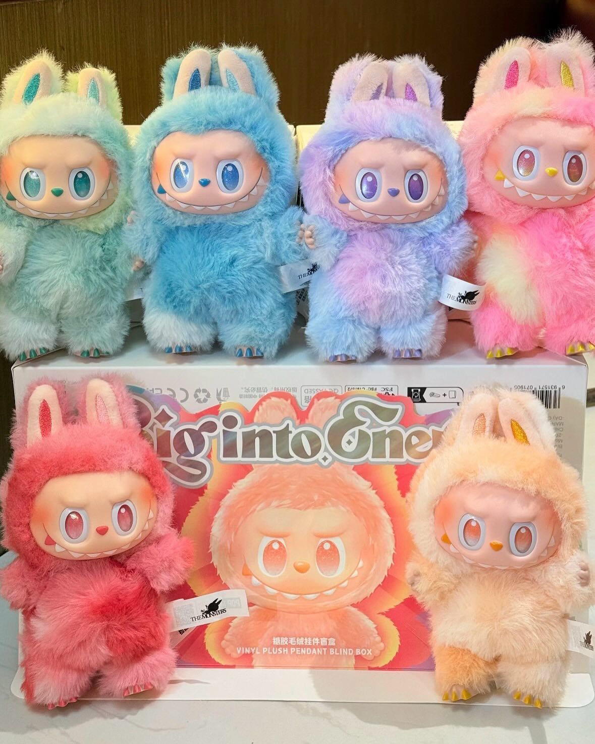 LABUBU BIG INTO ENERGY (OPEN BOX) From Pop Mart