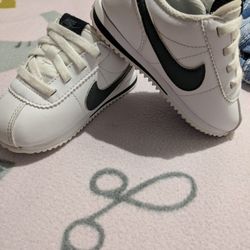 Nike Baby Shoes/ Size: 7c