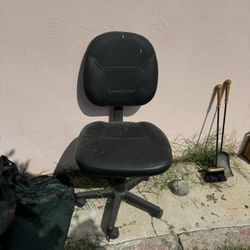 OFFICE CHAIR 