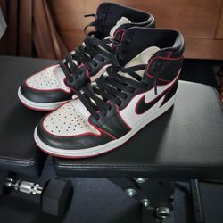 Jordan 1 Bloodline