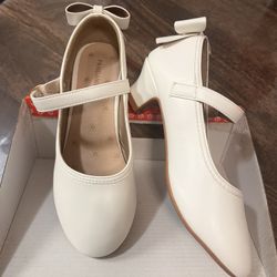 Girls White Dressing Shoes Size 2