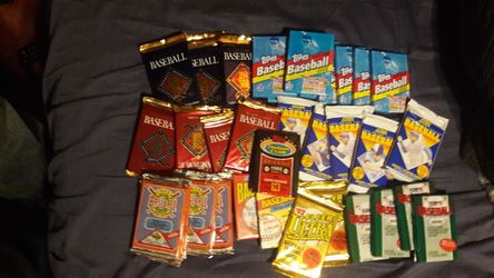 Unopened baseball cards from 1992 and 1991 good condition
