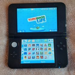 Nintendo 3DS XL M0DD3D With Several Games