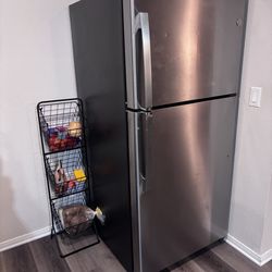 Refrigerator H Like New