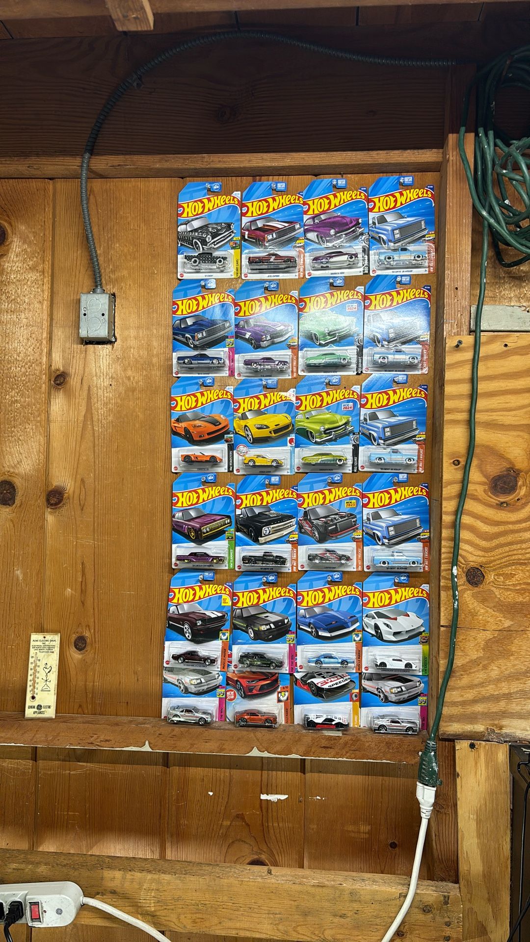 tons of hotwheels