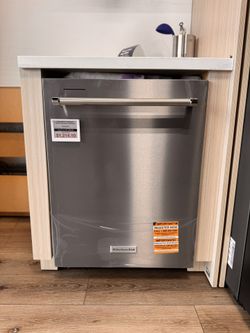 Brand-New KitchenAid - 24" Top Control Built-In Tub Dishwasher with 3rd Rack, FreeFlex, 44 dBA - Stainless Steel Model: KDTM404KPS
