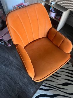 Vanity chair