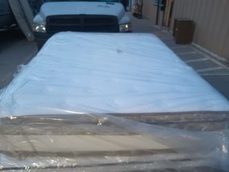 Queen pillowtop mattress and box spring
