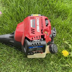 Troy-Bilt 4-Cycle TB625 EC Curved Shaft String Trimmer