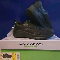 SKECHERS All Black Men's Arch Comfort Memory Foam Breathable Sneakers Sz. 8