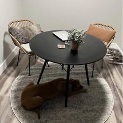 Dining Room Table & Chairs