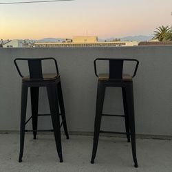 Special Offert: Two Shairs 