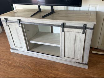 Silla y mueble