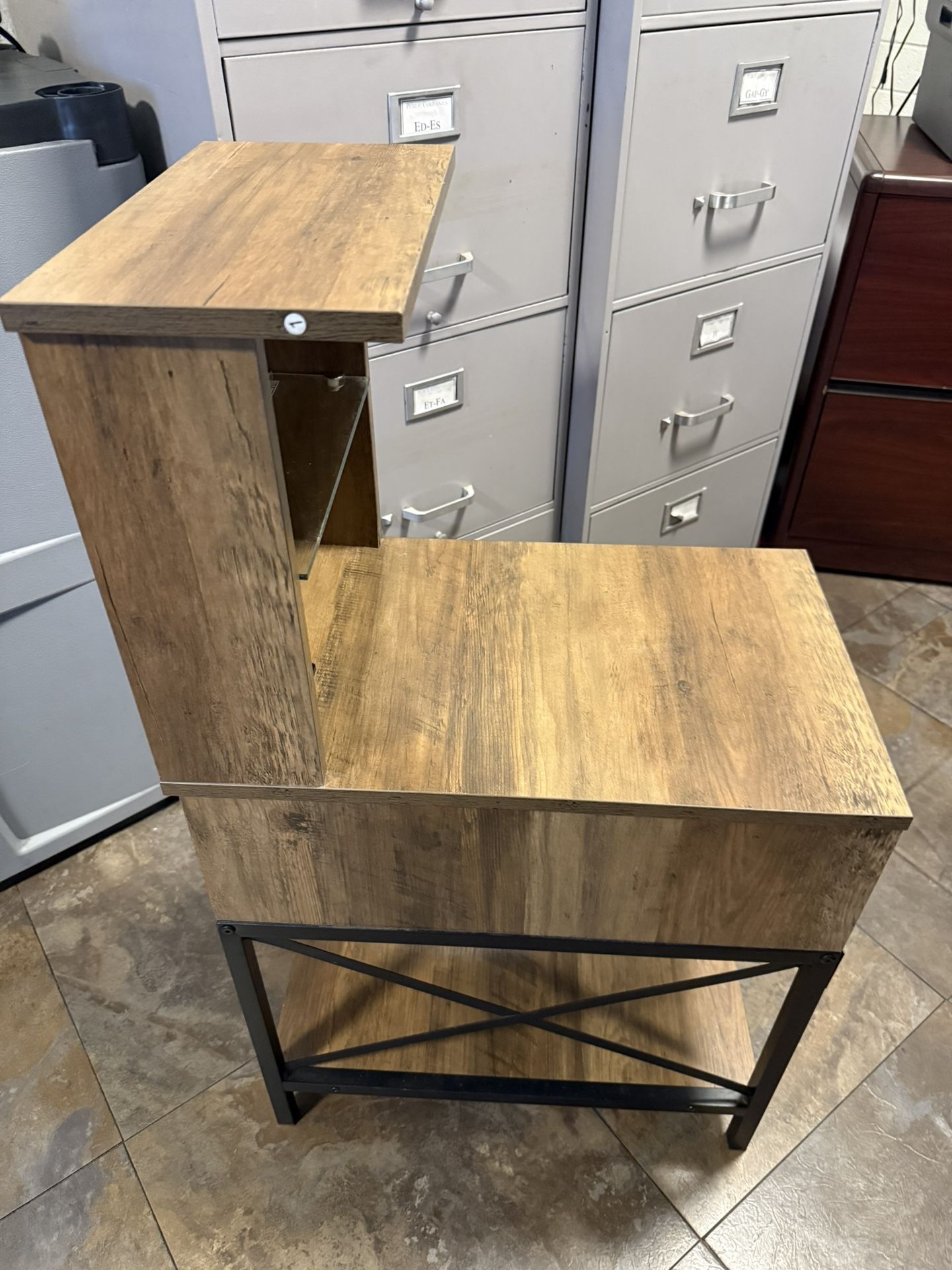 END TABLE AND SHELF