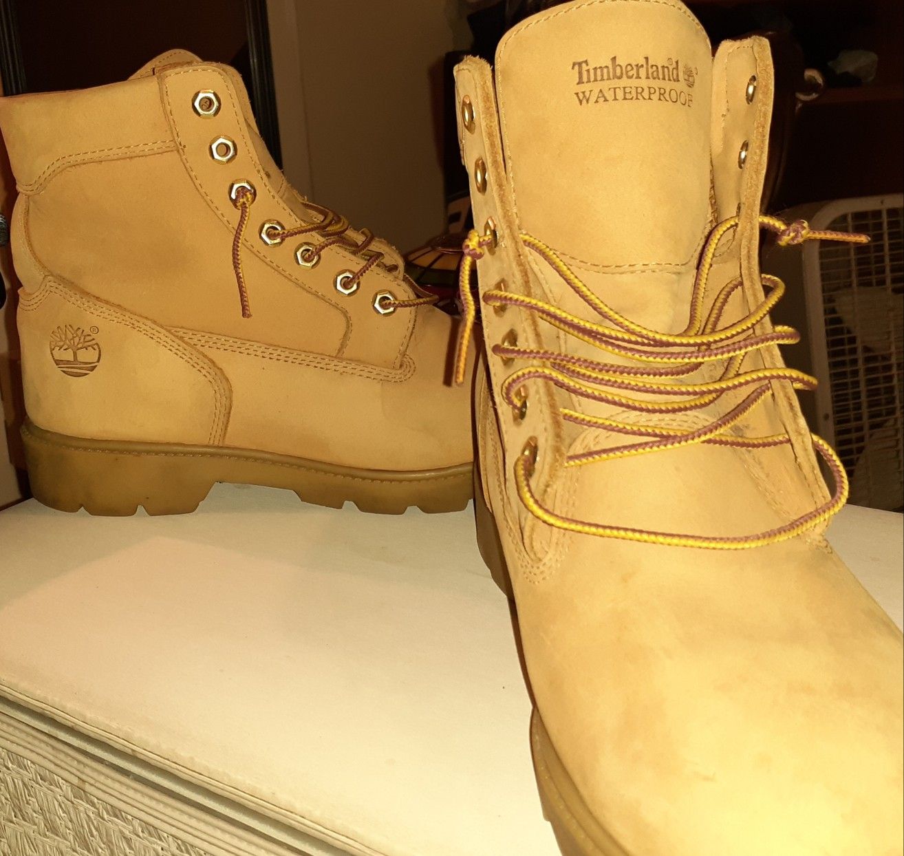 TIMBS SIZE 8.5 MENS BEST OFFER TAKES THEM