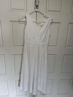 Beautiful Calvin Klein White Eyelet Lace Midi Dress Sleeveless V-Neck Size 2