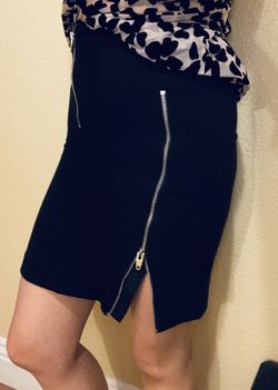 H&M black pencil skirt zipper