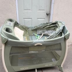 PLAY PEN GRACO