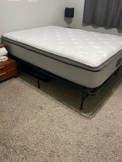 Full size bed, frame and sheets