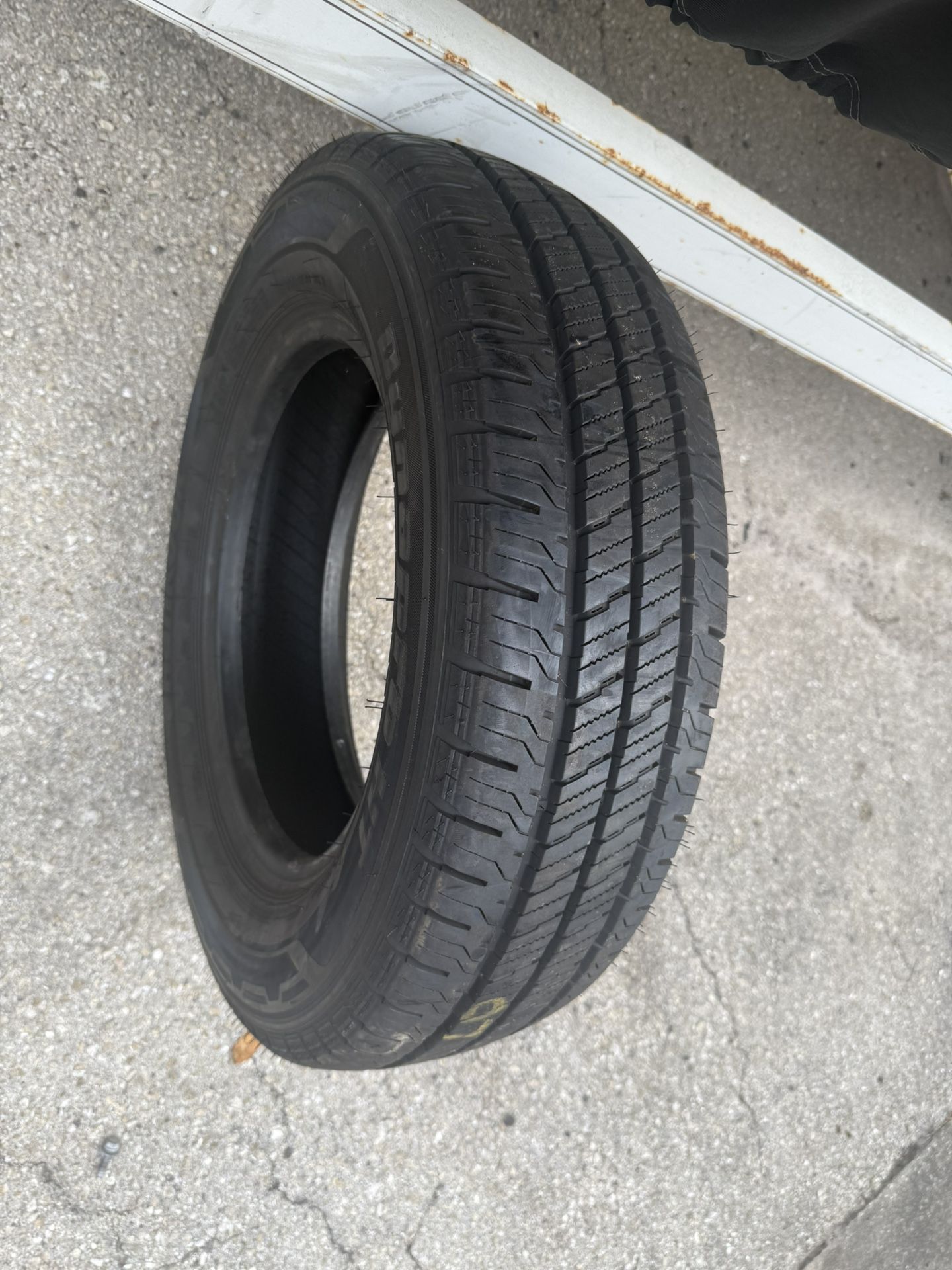 1 195/75/16Lt Used