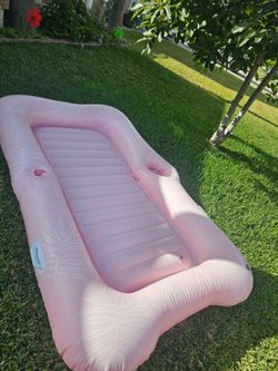 Inflatable Bed with ice bar