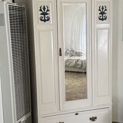 Armoire Cabinet